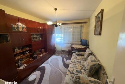 Apartament cu 3 camere în Micro 14 - 1
