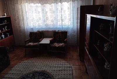 Apartament cu 3 camere decomandat în Micro 3 - 7