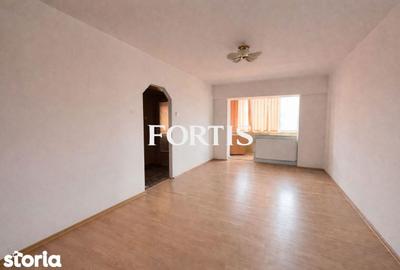 Apartament cu 4 camere decomandat în Central - 1