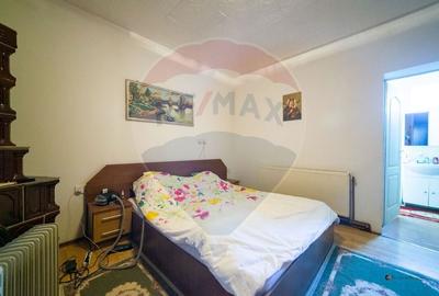 Vand/ schimb casa , 2 apartamente , curte si gradina. Teren 500 mp. - 16