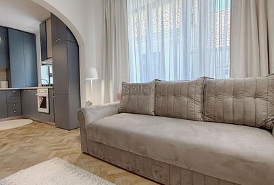 Apartament cu 2 camere semidecomandat, mobilat în Centrul Istoric