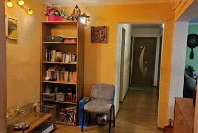 Apartament cu 3 camere decomandat în George Enescu - 9