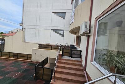 Spațiu comercial, de 297 mp, în Stadion - 8