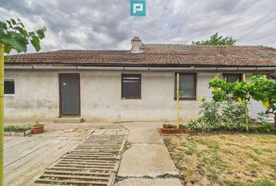 Casă cu 4 camere cu Teren 1989 Mp în Iecea Mare