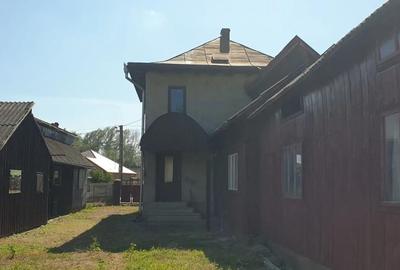 Casă cu Teren 2500 Mp în Central - 1