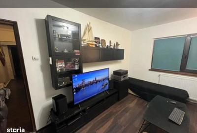 Apartament cu 2 camere decomandat în CET - 1