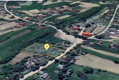 Teren de 3850 mp, în Valea Poienei - 3