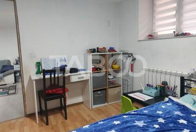 Apartament renovat complet 47 mp 3 camere str Tesatorilor Cisnadie - 7