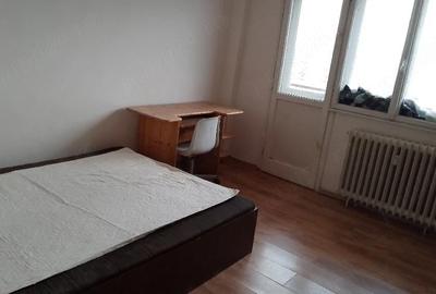 Apartament cu 3 camere semidecomandat în Central - 6
