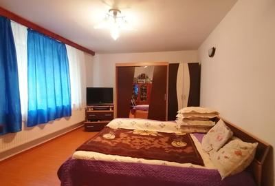 Proprietate alcatuita din imobil si teren generos,Comarnic - 9