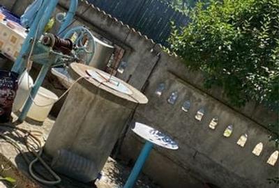 Casă cu 4 camere cu Teren 1600 Mp în Laloșu