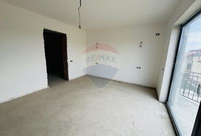 Casă cu 8 camere cu Teren 520 Mp în Săftica - 6