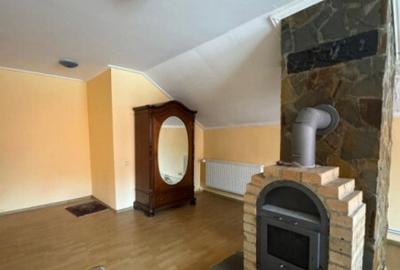 Casă cu 7 camere cu Teren 2500 Mp în Sucevița - 5