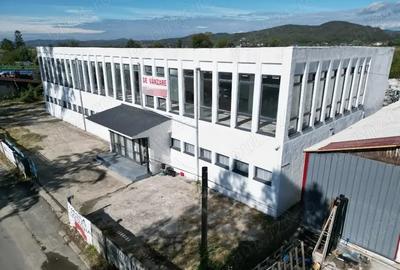 Spațiu comercial, de 1,400 mp, în Central - 2