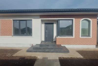 Casă individuală cu 4 camere cu Canalizare în Dragomirești-Deal - 3