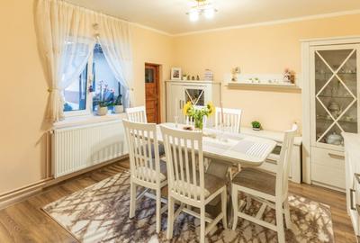 Camin primitor unicat, cu 3 cam. si atmosfera calda, recent modernizat - 2