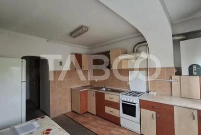 Garsoniera de inchiriat decomandata 38 mp zona Turnisor Sibiu Garsoniera de inchiriat decomandata 38 mp zona Turnisor Sibiu - 2