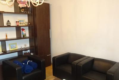 Inchiriez apartament 4 camere decomandat in Deva, et 3 Piata - 5