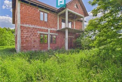 Casă cu 5 camere cu Teren 957 Mp în Beliu - 5