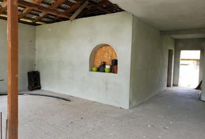 Casă cu 4 camere în Central - 1