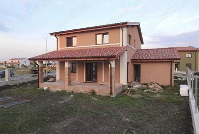 Casă cu 5 camere cu Teren 589 Mp în Săcălaz - 1