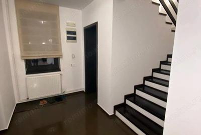 Casă cu Canalizare în Central - 11