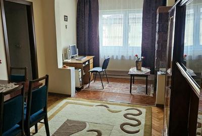 Apartament cu 4 camere semidecomandat în Central - 1