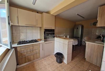 Casa pe sol, teren 318 mp, pretabila - clinica, locuinta - SIF - 4