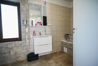 Casă cu 4 camere cu Teren 550 Mp în Sânpetru - 2