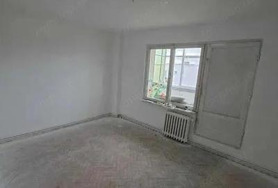 Apartament cu 3 camere decomandat în Unirii