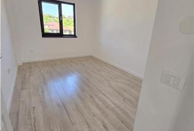 Apartament cu 4 camere decomandat în Valea Adâncă - 5