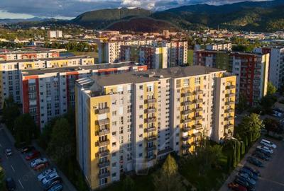 Apartament cu 2 camere ?i 2 balcoane, situat in cartierul Bartolomeu. - 2