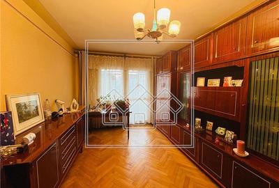 Apartament cu 3 camere decomandat în Calea Poplăcii - 2