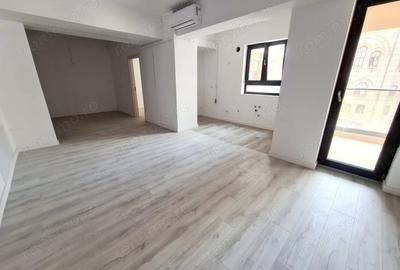 Apartament cu 3 camere în Central - 11