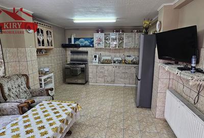 Casă cu 4 camere cu Teren 382 Mp în Pârneava - 8