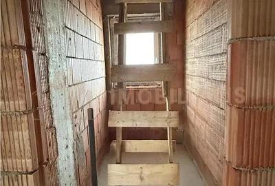 Casa pe un nivel la rosu, Mocira - 2