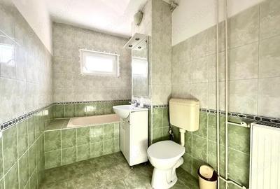 Apartament cu 3 camere semidecomandat, mobilat în UMT - 1