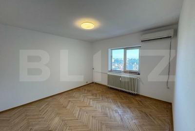 Apartament cu 3 camere, 85 mp, terasa panoramica, zona Decebal - 229.000EUR - 2