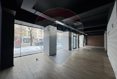 Spațiu comercial, de 272 mp, în Moșilor