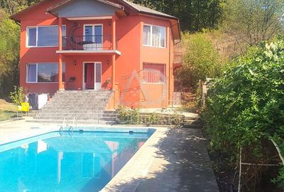 Casă cu 4 camere în Central - 7