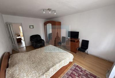 Apartament cu 4 camere decomandat în Răcădău - 9