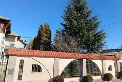 Casă cu 6 camere cu Teren 900 Mp în Pucioasa - 2
