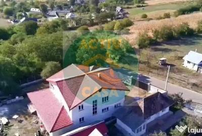 Casă cu 7 camere cu Teren 2000 Mp în Gâdinți - 2