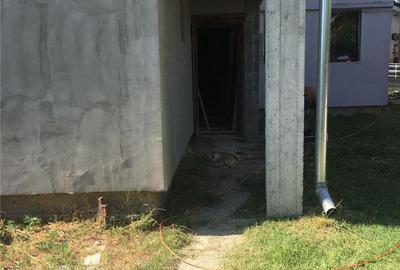 Casă cu 5 camere în Biharia