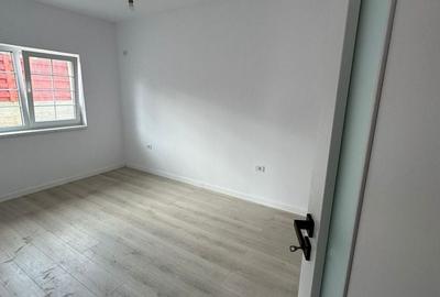 Casă cu 4 camere cu Teren 500 Mp în Podu Roș - 10