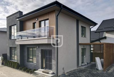 Casă cu 4 camere cu Teren 200 Mp în Central