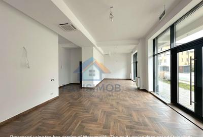 Spațiu comercial, de 64 mp, în Tractorul - 2