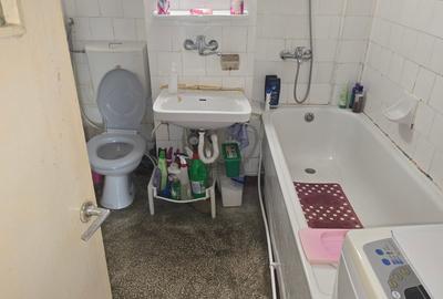 Apartament cu 3 camere decomandat în 22 Decembrie - 7