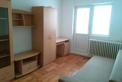 Garsonieră decomandată, mobilată în Girocului