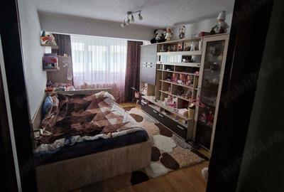 Apartament cu 3 camere decomandat în Florești - 8